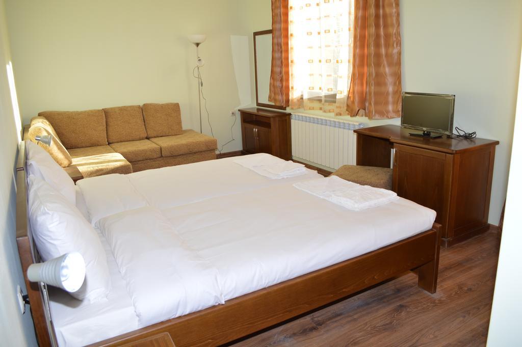 De-Yan Guest House Oreshak  Zimmer foto